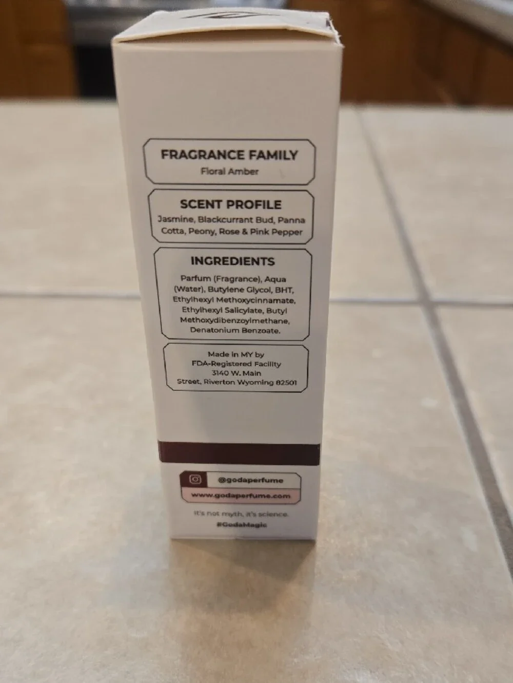 Goda-pheromone-Infused Body Oil for Her — White & Brown